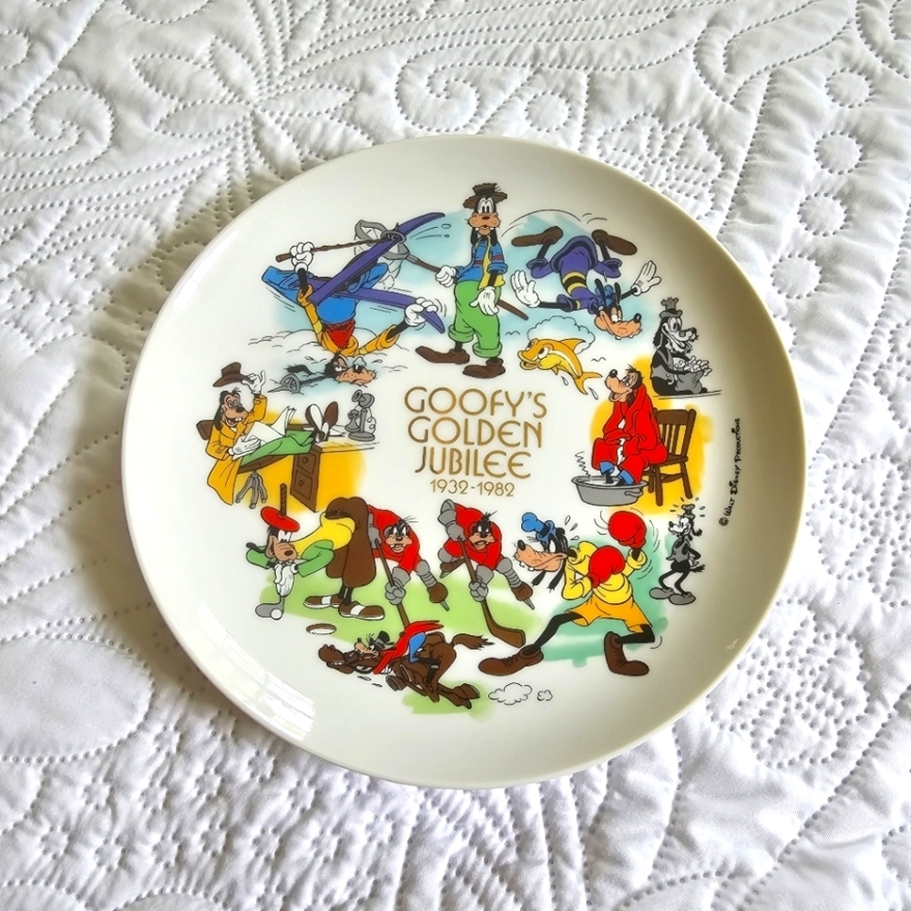 Goofy’s Golden Jubilee 1932-1982 collector plate #2455, Schmid Walt Disney Plate